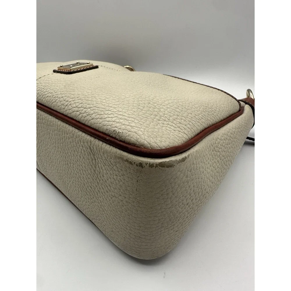 Dooney & Bourke Pebble Grain Rebecca Hobo Shoulder Bag – Classic & Stylish